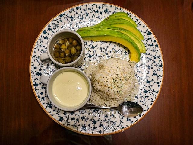 Ingredients and preparation for ajiaco