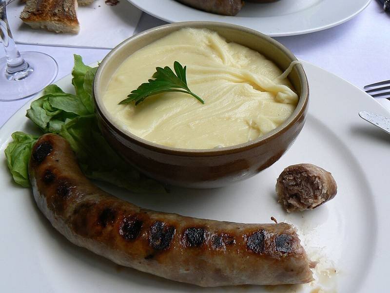 Aligot — French dinner recipe, served and ready to eat