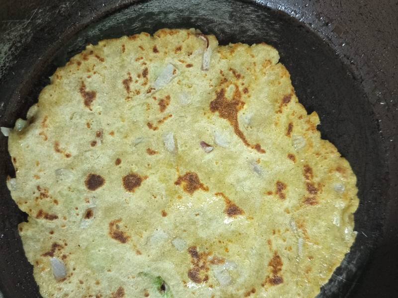 Aloo Paratha — Indian breakfast recipe, served and ready to eat