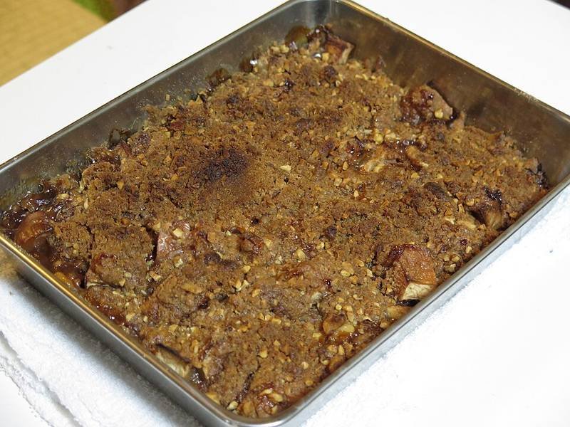 Apple Crisp — American desserts recipe, served and ready to eat