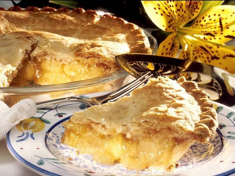 Apple Pie with Custard, a British dessert recipe — english apple pie and custard