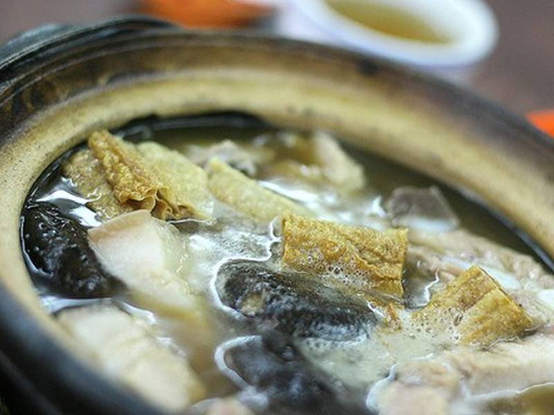 Bak Kut Teh, a Singaporean dinner recipe — peppery pork rib soup