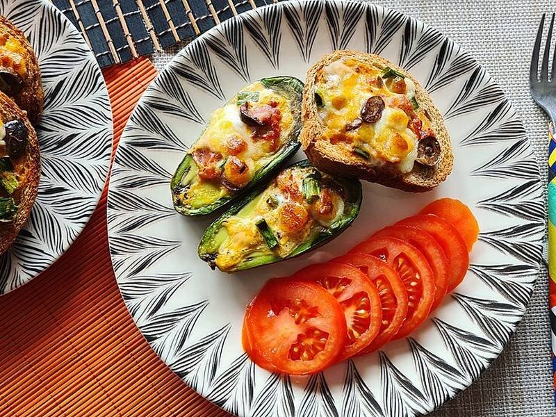 Baked Avocado Eggs — American breakfast recipe, served and ready to eat