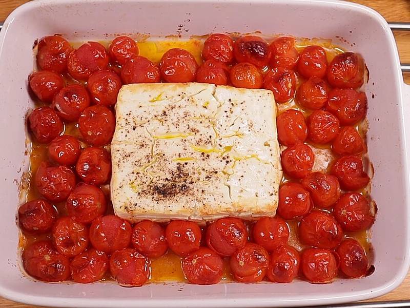 Baked Feta Tomatoes