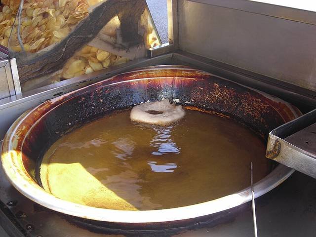 Ingredients and preparation for bambalouni