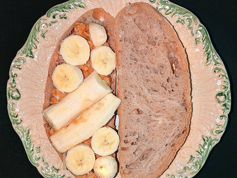 Banana Sandwich, an American lunch recipe — banana and honey sandwich