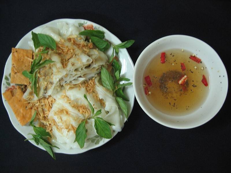 Bánh Cuốn — Vietnamese breakfast recipe, served and ready to eat