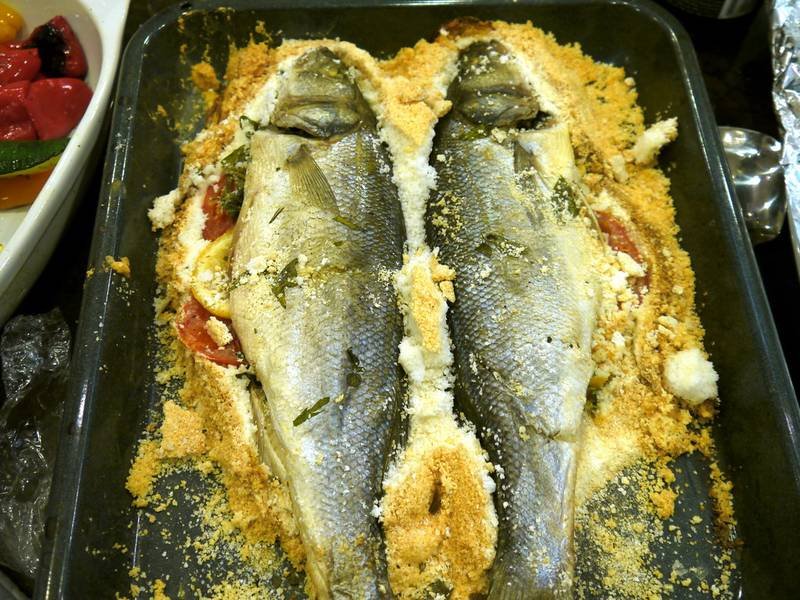 Bar en Croûte de Sel — French dinner recipe, served and ready to eat