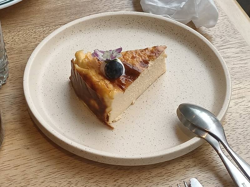 Burnt Basque Cheesecake — Spanish desserts recipe, served and ready to eat