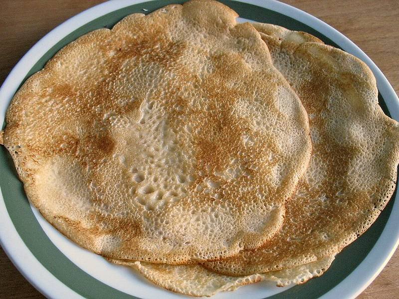 Blini with Soured Cream — Russian breakfast recipe, served and ready to eat