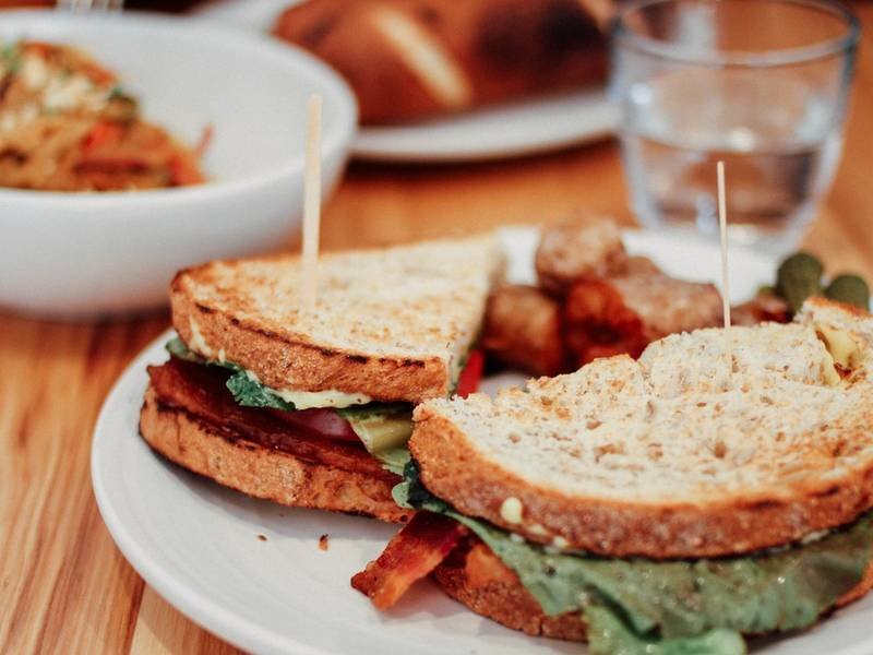 The Perfect BLT — American lunch recipe, served and ready to eat