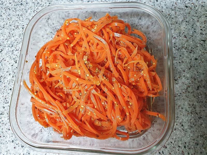 Carottes Râpées — French appetizers recipe, served and ready to eat