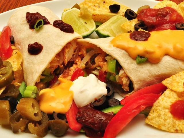 Ingredients and preparation for chicken fajitas