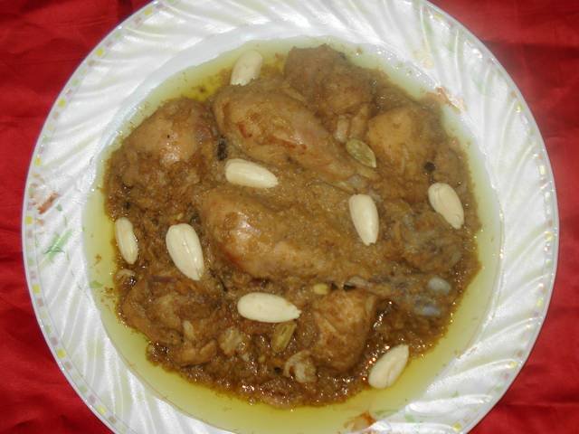 Ingredients and preparation for chicken korma