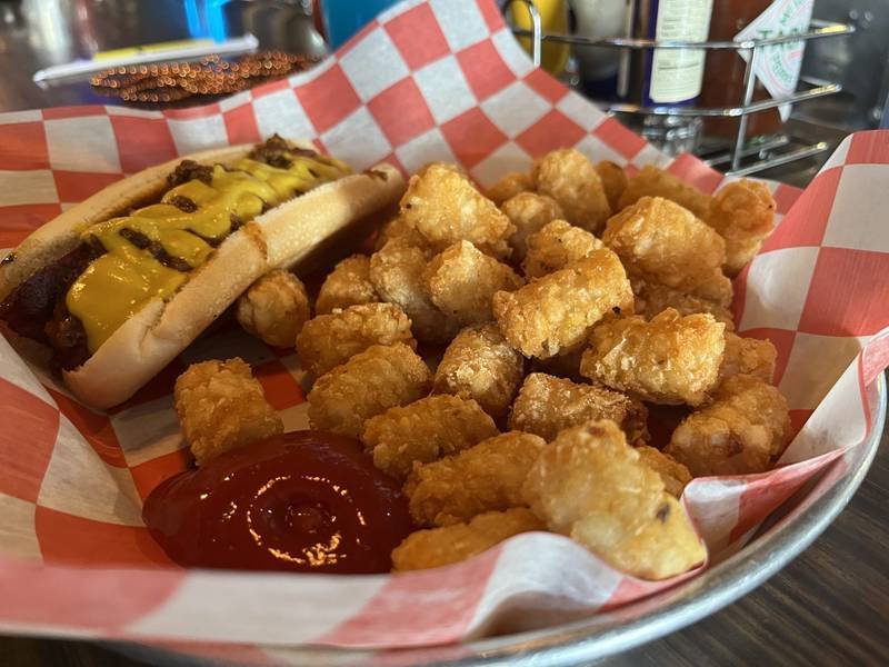 Chili Dogs, a quick American meal recipe — chili cheese dogs