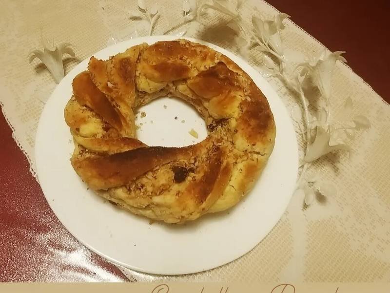 Ciambellone — Italian baking recipe, served and ready to eat