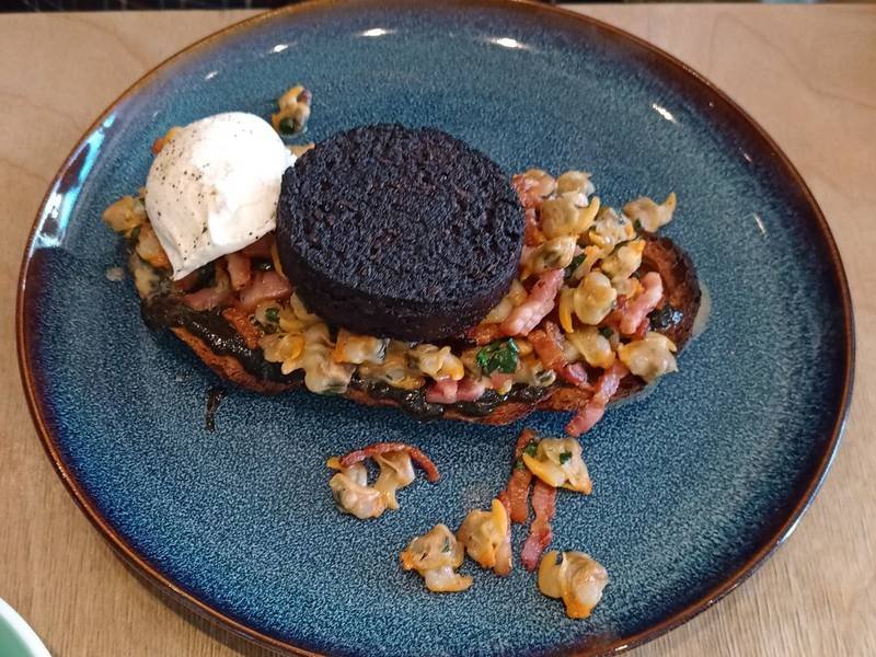Cockles and Laverbread — Welsh breakfast recipe, served and ready to eat