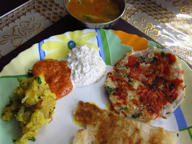 Ingredients and preparation for coconut chutney