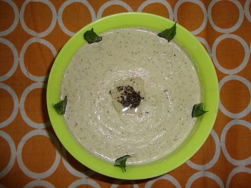 Coconut Chutney — Indian appetizers recipe, served and ready to eat