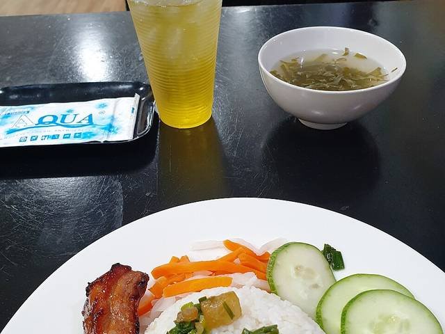 Ingredients and preparation for cơm tấm