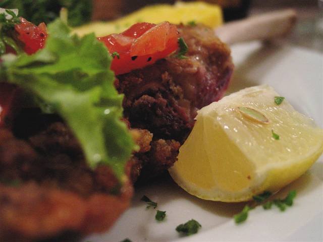 Ingredients and preparation for cotoletta alla milanese