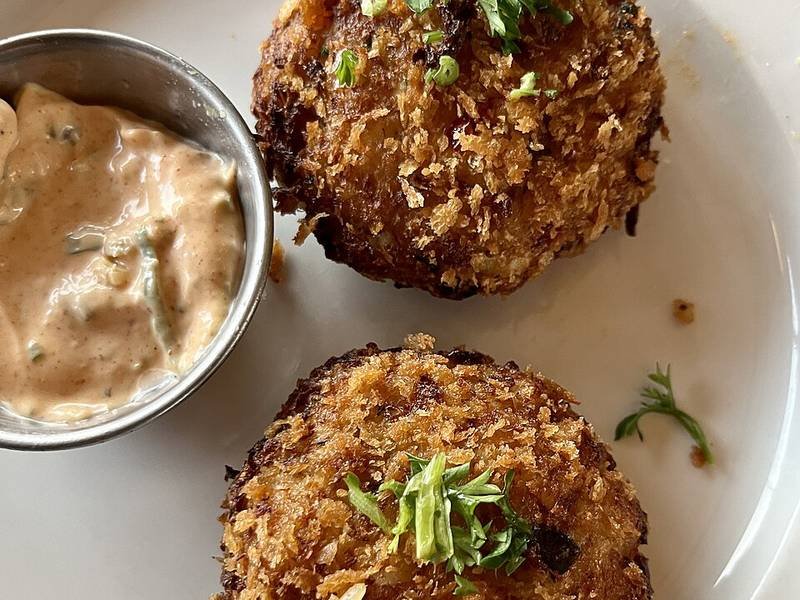 Maryland Crab Cakes — American appetizers recipe, served and ready to eat