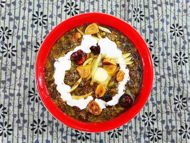 Ingredients and preparation for dal makhani