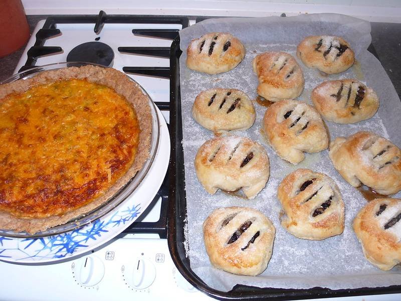 Eccles Cakes — British baking recipe, served and ready to eat