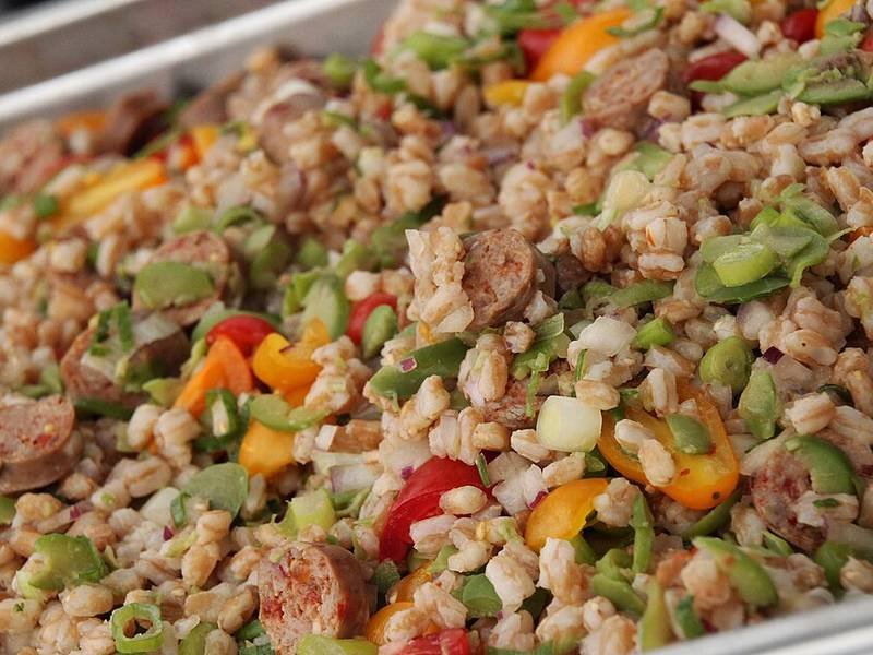 Farro and Roasted Vegetable Salad — Italian healthy recipe, served and ready to eat