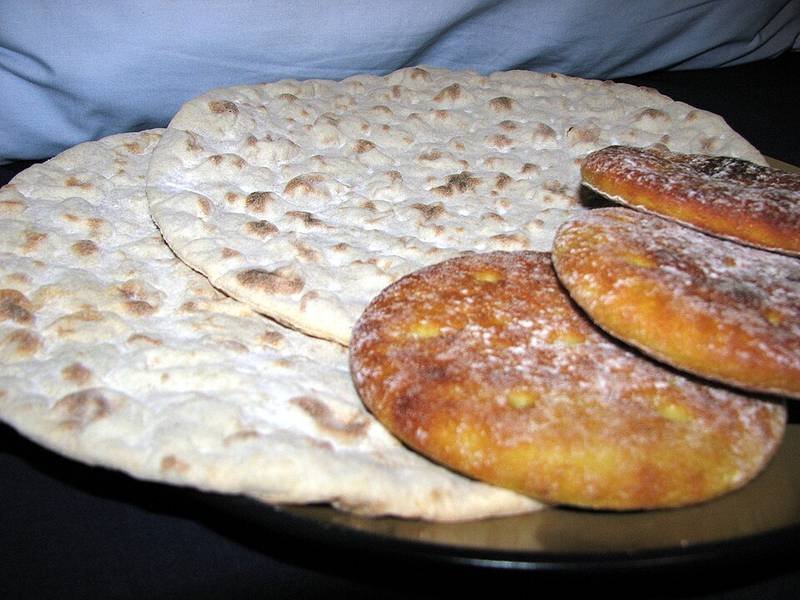 Flatbread, a Middle Eastern baking recipe — cheap bread for eight