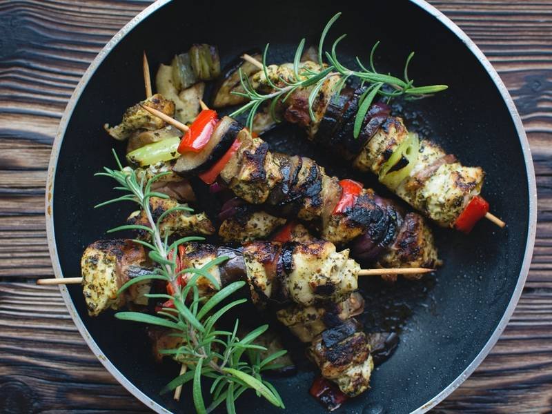 Garlic Herb Chicken Skewers, an American dinner recipe — kidney friendly chicken skewers