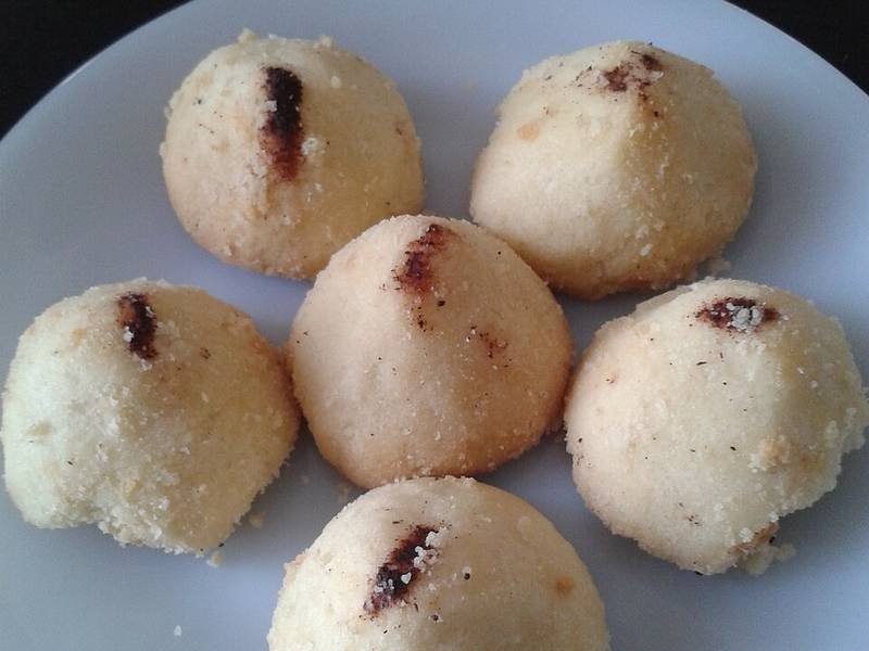 Ghoriba — Moroccan desserts recipe, served and ready to eat