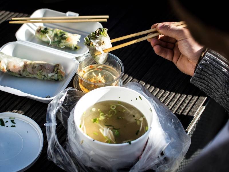 Gỏi Cuốn (Fresh Spring Rolls) — Vietnamese appetizers recipe, served and ready to eat