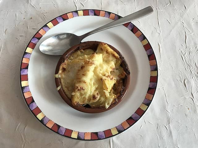 Ingredients and preparation for gratin dauphinois