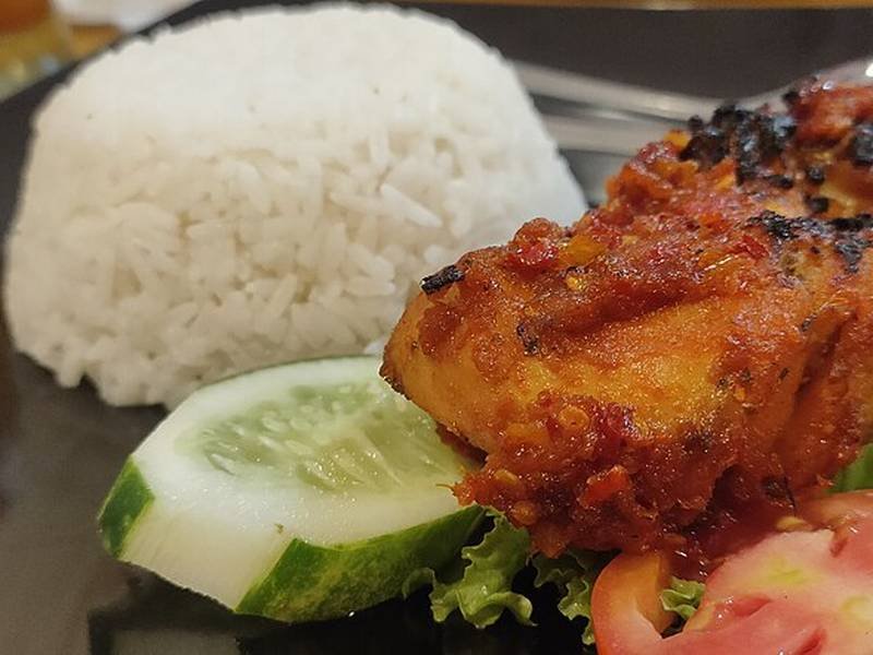 Grilled Chicken with Pineapple Salsa, a Mexican dinner recipe — kidney friendly grilled chicken
