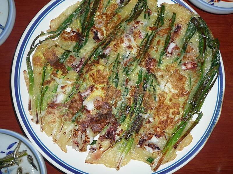 Haemul Pajeon — Korean appetizers recipe, served and ready to eat