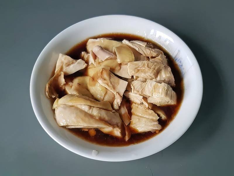 Hainanese Chicken Rice — Singaporean dinner recipe, served and ready to eat