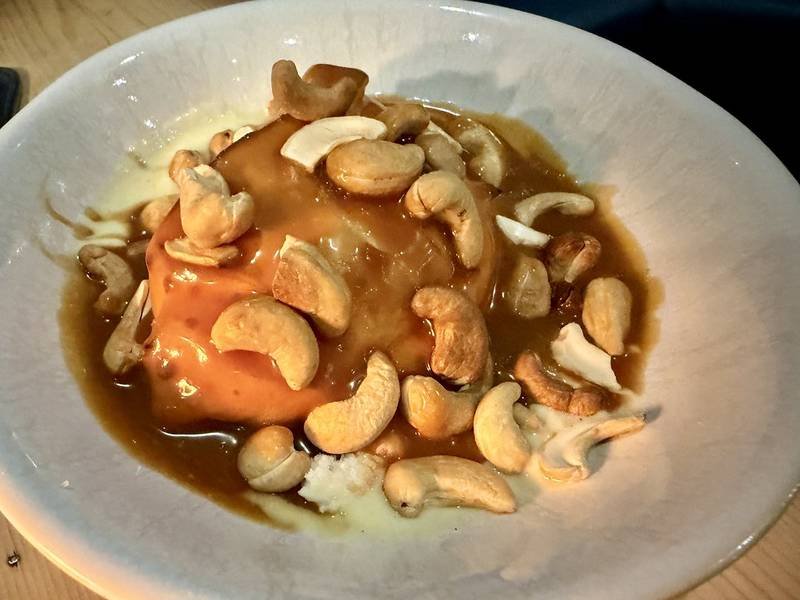 Île Flottante — French desserts recipe, served and ready to eat