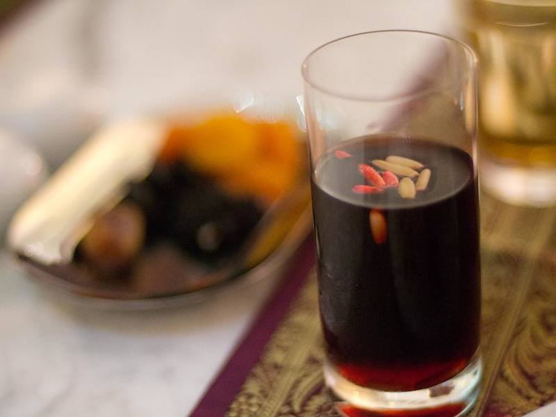 Jallab — Lebanese drinks recipe, served and ready to eat