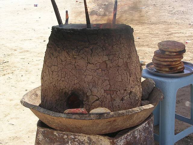 Ingredients and preparation for khobz tabouna