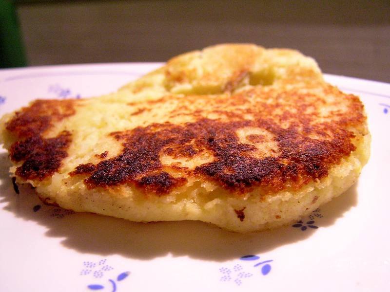 Leftover Mashed Potato Cakes, a British breakfast recipe — potato cakes from mash