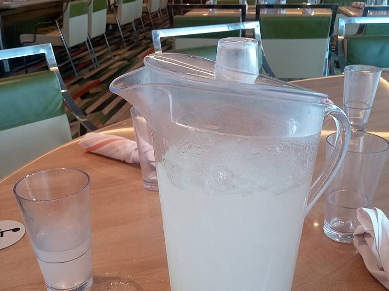 Fresh Lemonade — American drinks recipe, served and ready to eat