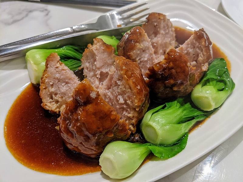 Lion's Head Meatballs — Chinese dinner recipe, served and ready to eat