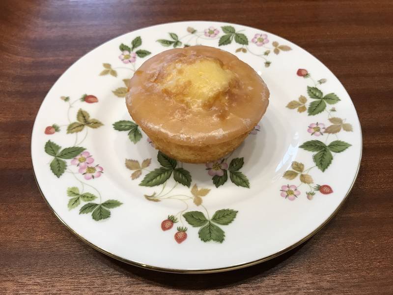 Madeleines — French baking recipe, served and ready to eat