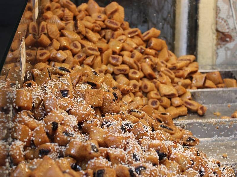 Makroudh — Tunisian desserts recipe, served and ready to eat