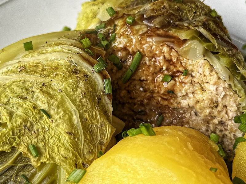 Malfouf Mahshi — Lebanese dinner recipe, served and ready to eat