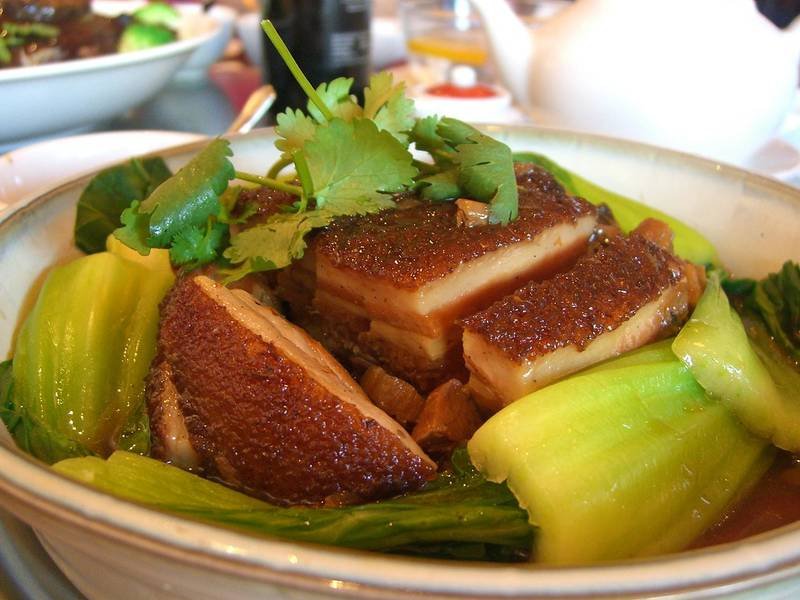 Mei Cai Kou Rou — Chinese dinner recipe, served and ready to eat