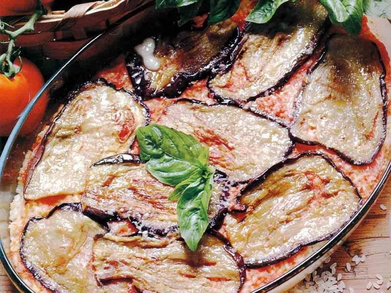 Melanzane alla Parmigiana — Italian dinner recipe, served and ready to eat