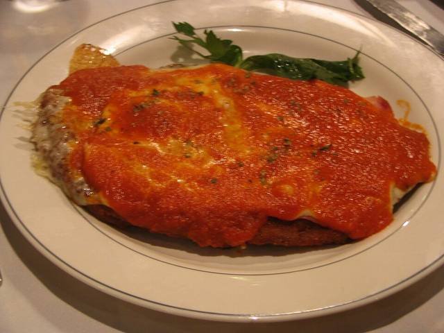 Ingredients and preparation for milanesa napolitana