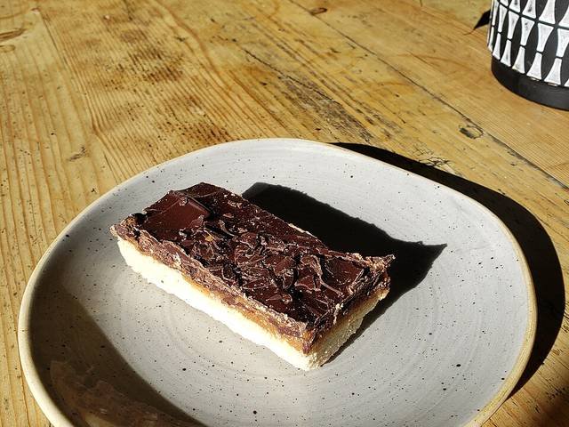 Ingredients and preparation for millionaire's shortbread